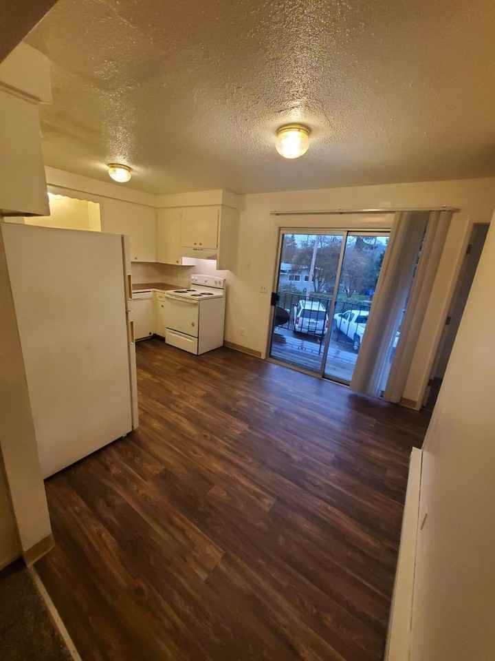 3930 Iberis St Ne - Photo 7 of 17