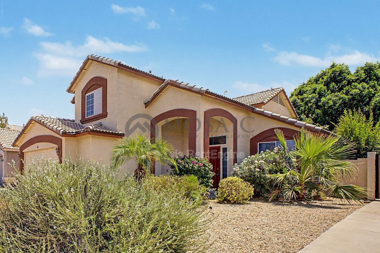 820 N Granada Dr - Photo 4 of 41