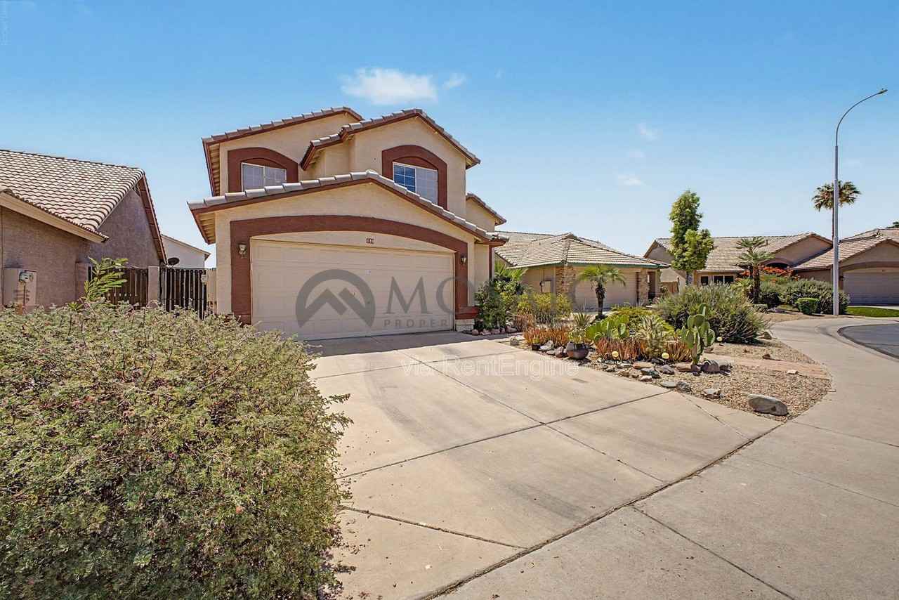 820 N Granada Dr - Photo 5 of 41
