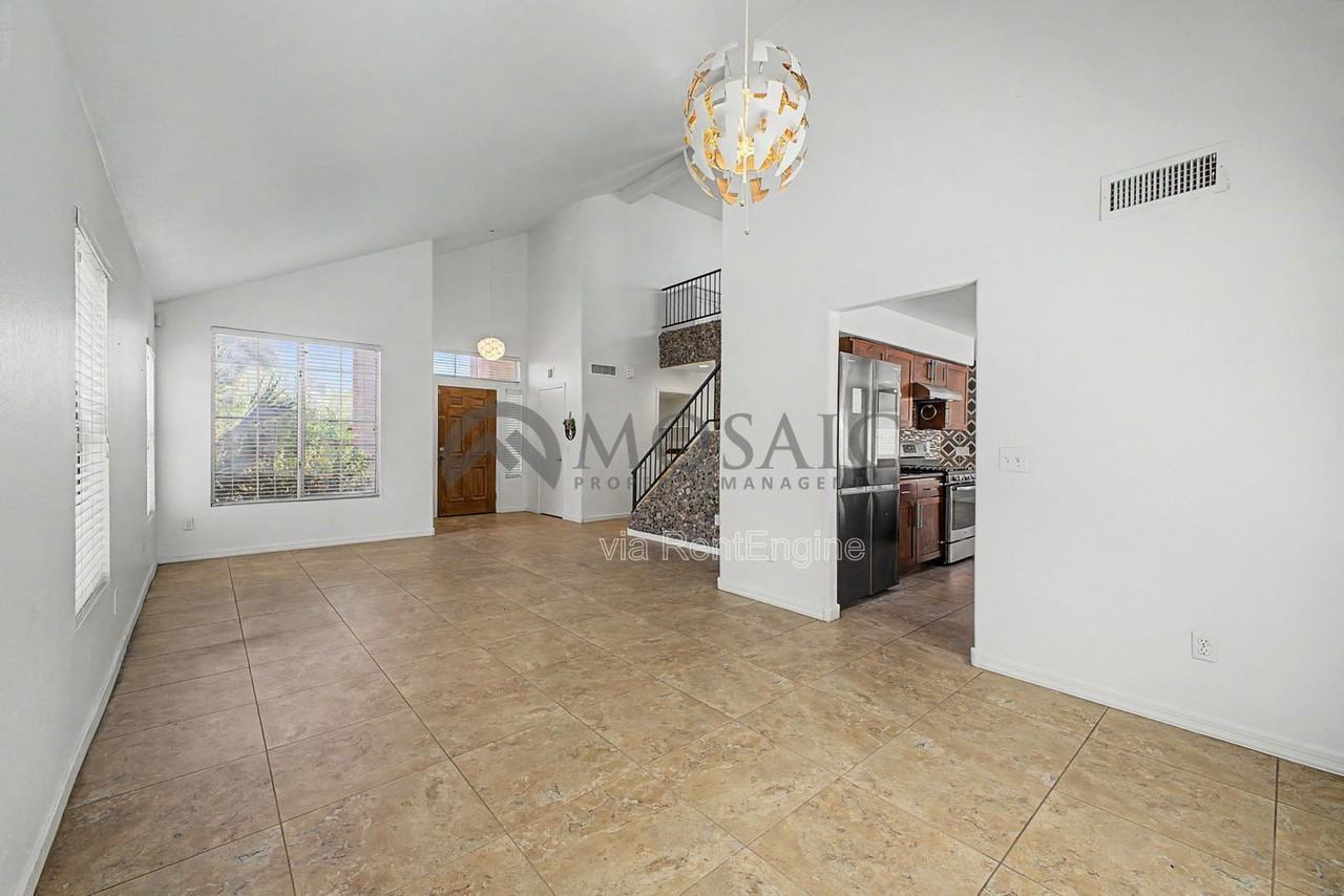 820 N Granada Dr - Photo 7 of 41