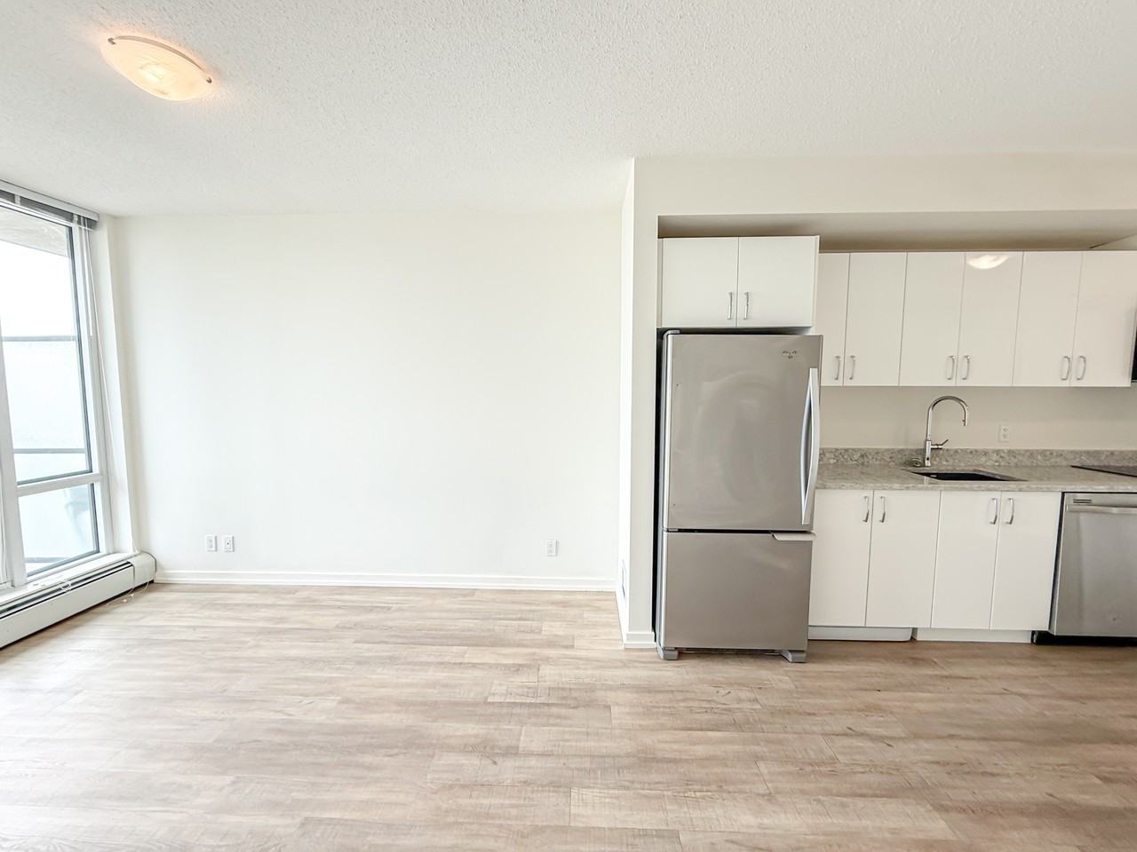 450 8 Ave Se - Photo 4 of 16