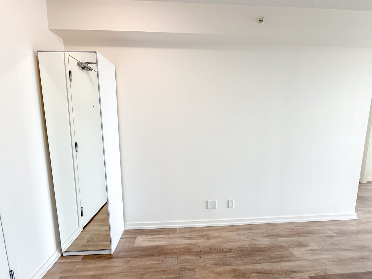 450 8 Ave Se - Photo 5 of 16