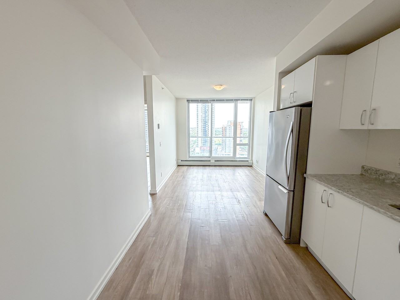 450 8 Ave Se - Photo 6 of 16