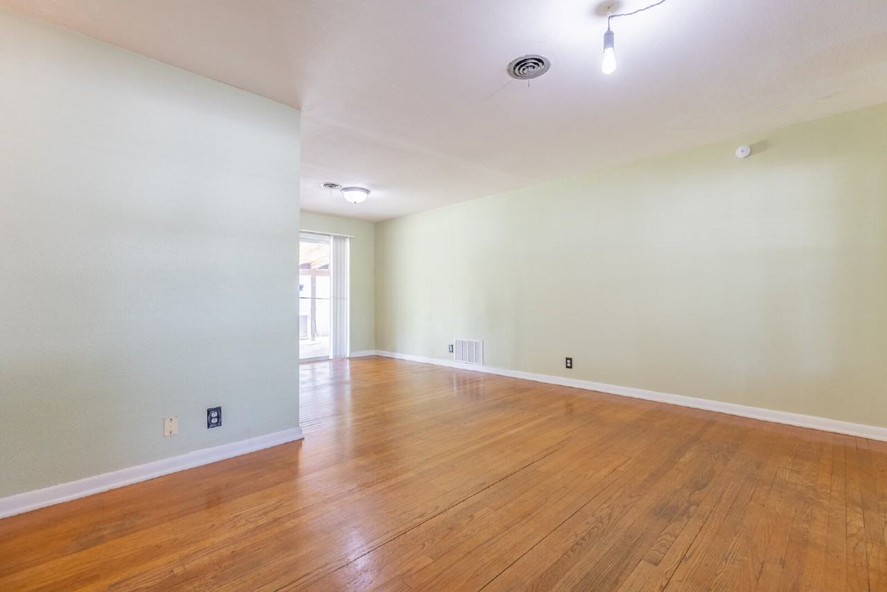422 Sandalwood - Photo 5 of 29