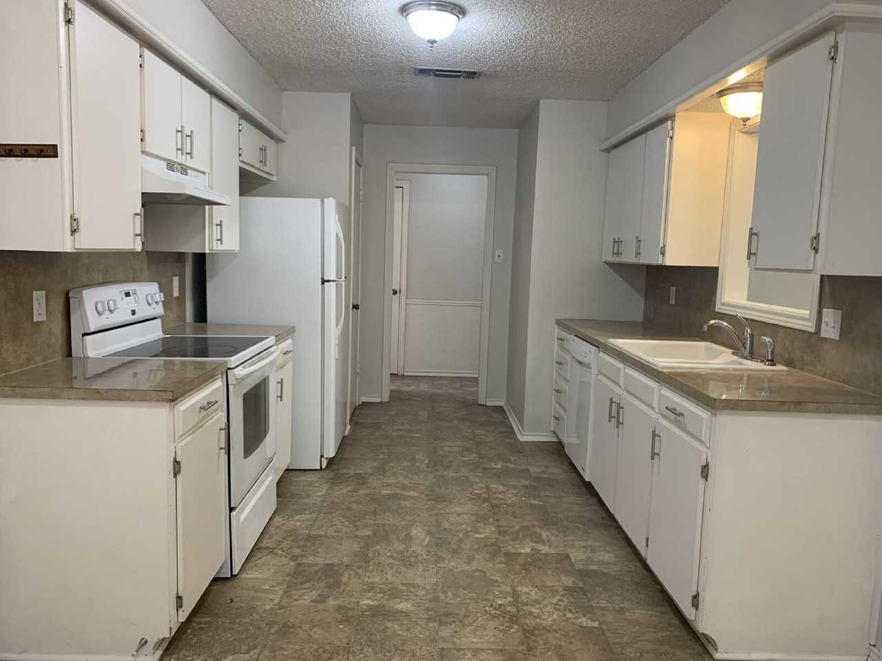 408 Ironton Ave - Photo 3 of 12