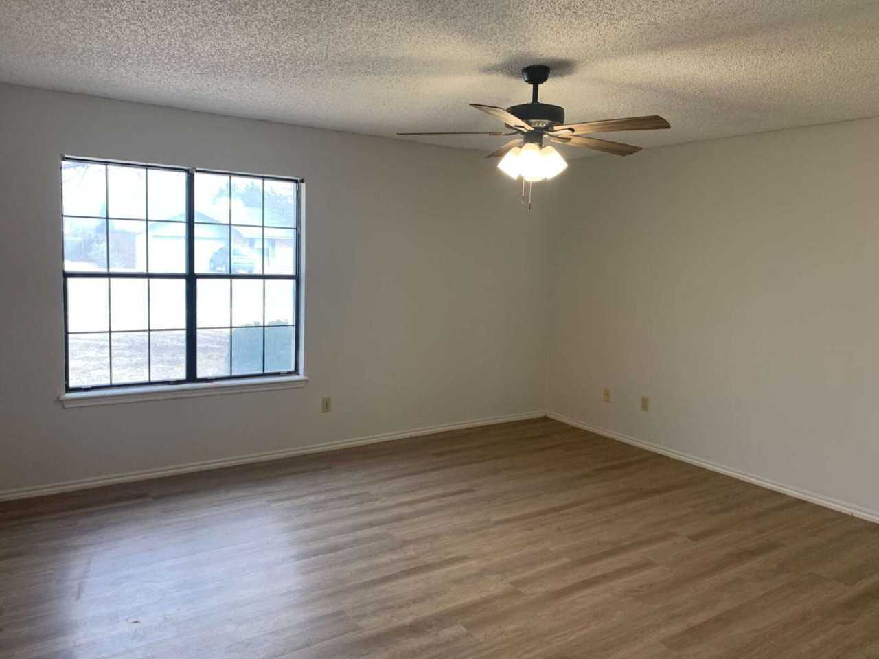 408 Ironton Ave - Photo 5 of 12