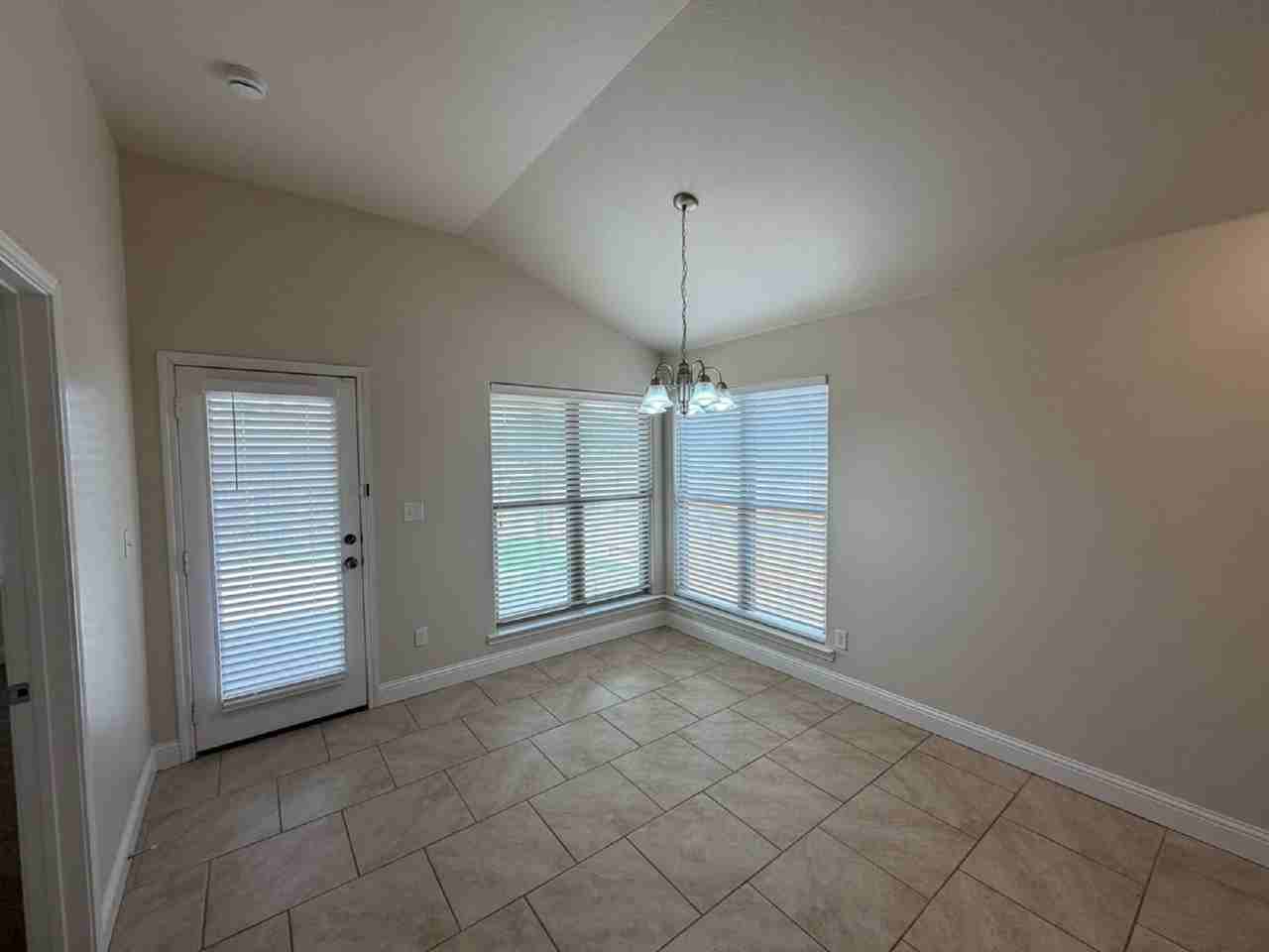 3608 Ridgely - Photo 4 of 13