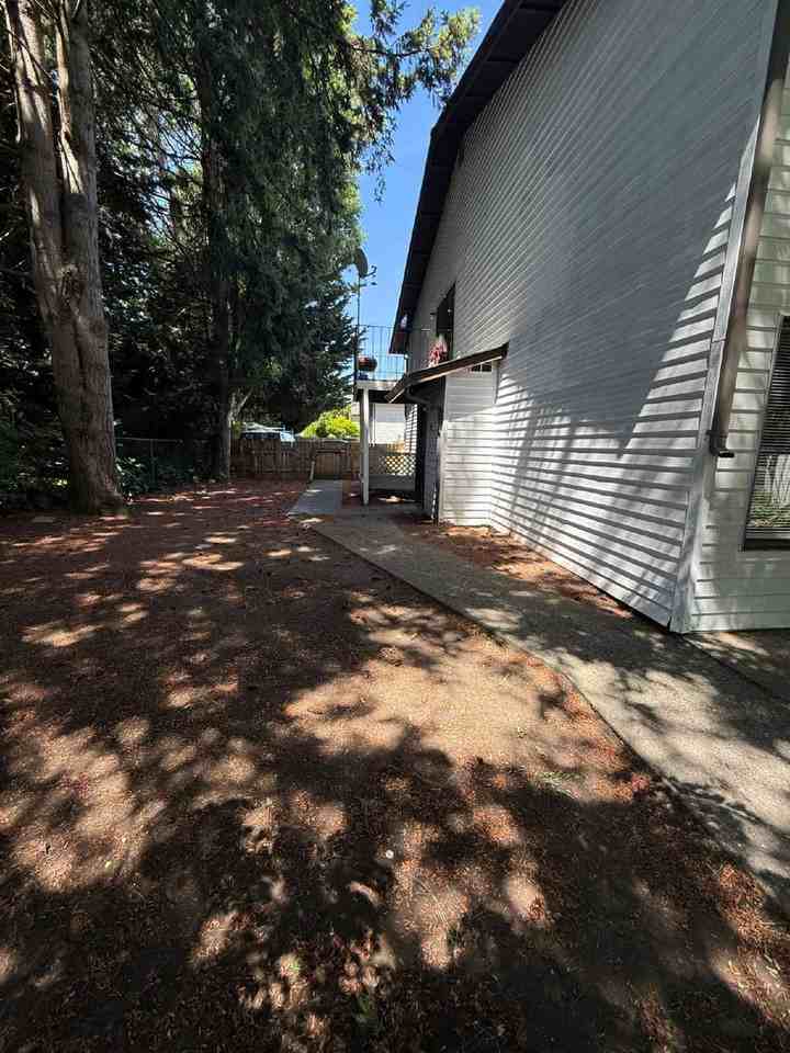 713 F Pl Ne - Photo 4 of 19