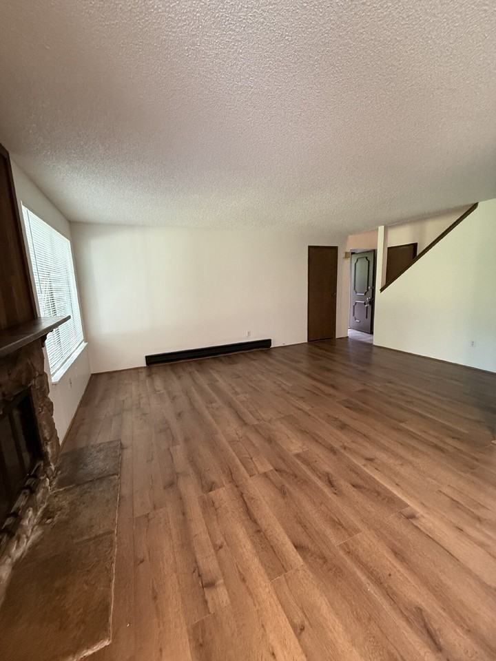 713 F Pl Ne - Photo 7 of 19