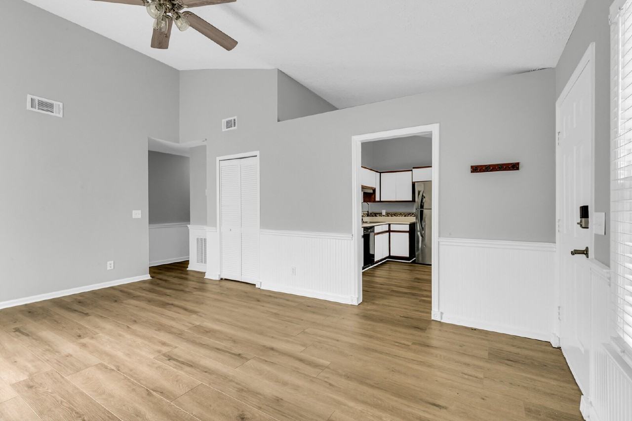 123 Peachtree Dr - Photo 7 of 43
