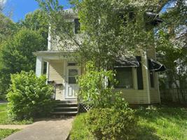 featured image of 935 W Washington St #1