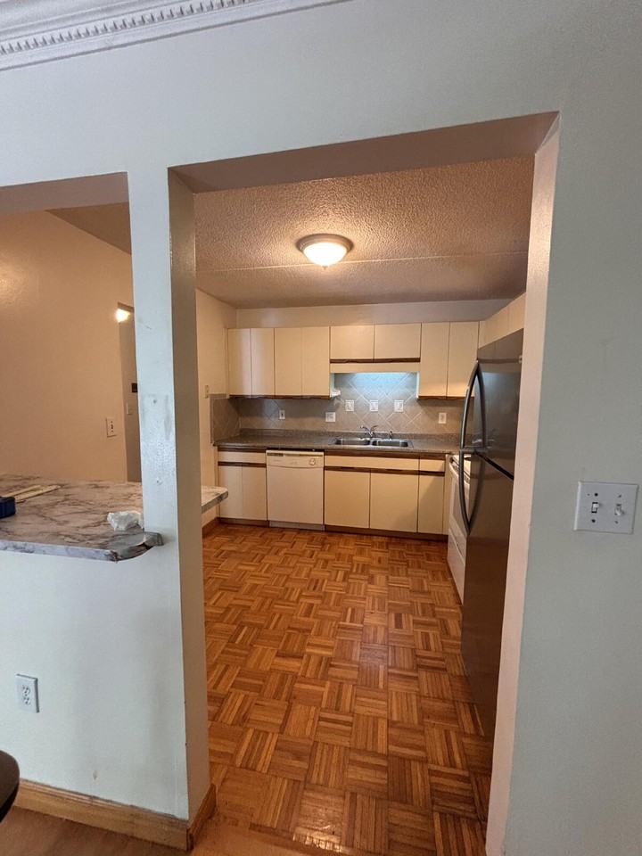 200 Cove Way #318 - Photo 6 of 38