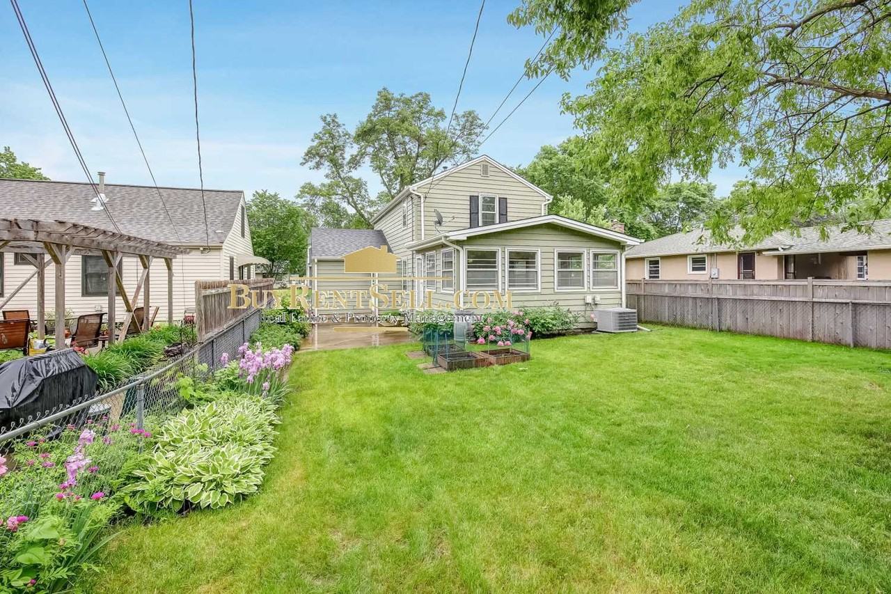 2848 Kentucky Ave S - Photo 5 of 16