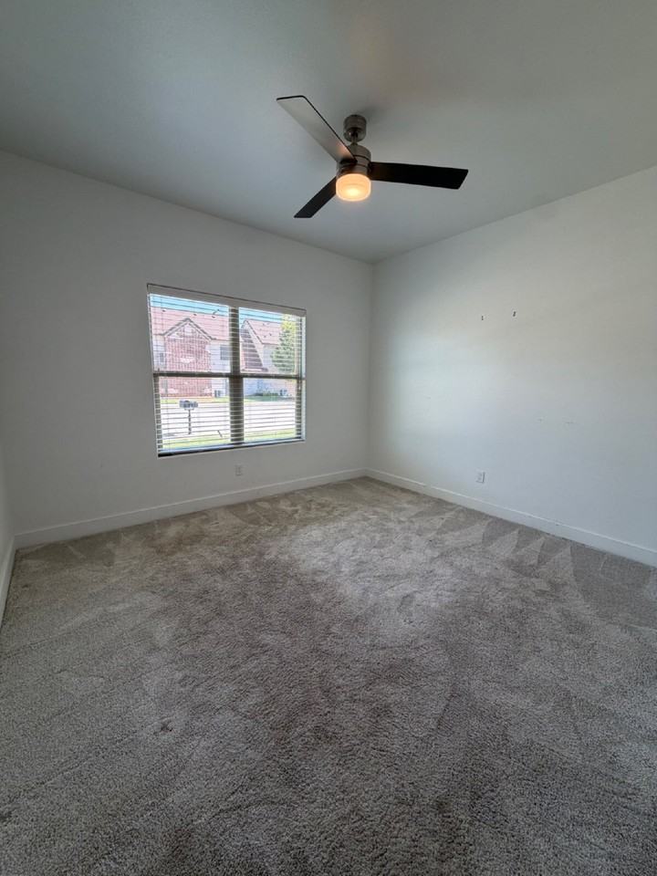6303 73rd St #B - Photo 6 of 24