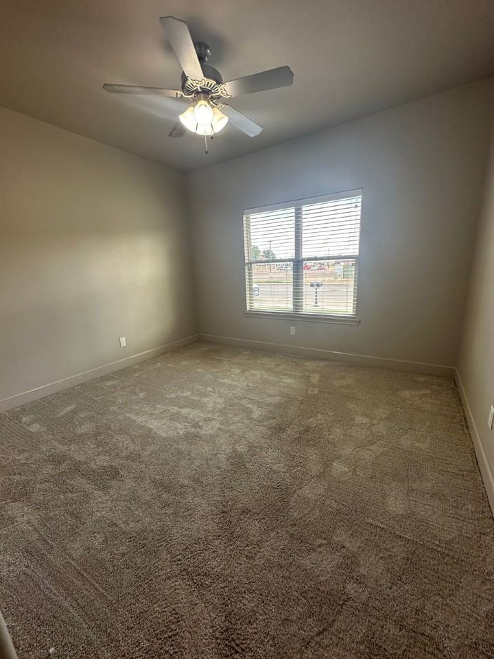 6307 73rd St #A - Photo 4 of 21