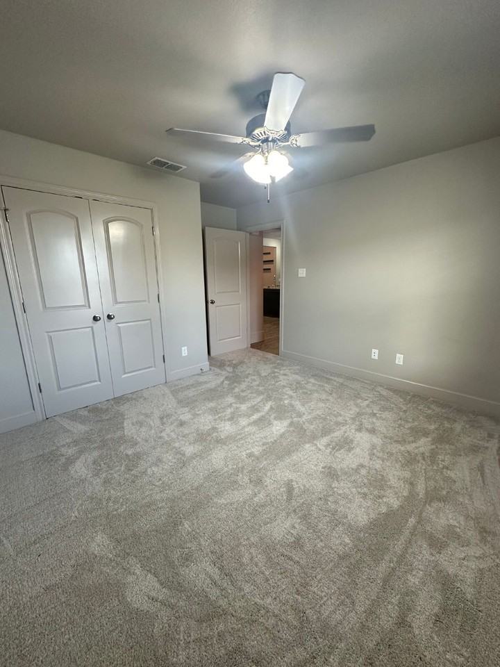 6307 73rd St #A - Photo 6 of 21