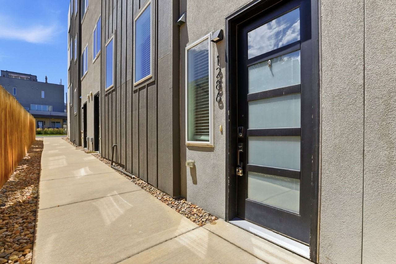 1286 Osceola St - Photo 3 of 47