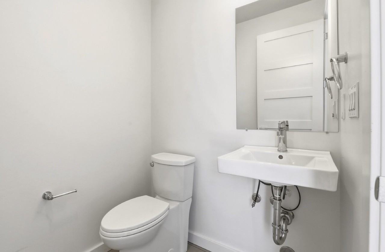 1286 Osceola St - Photo 4 of 47