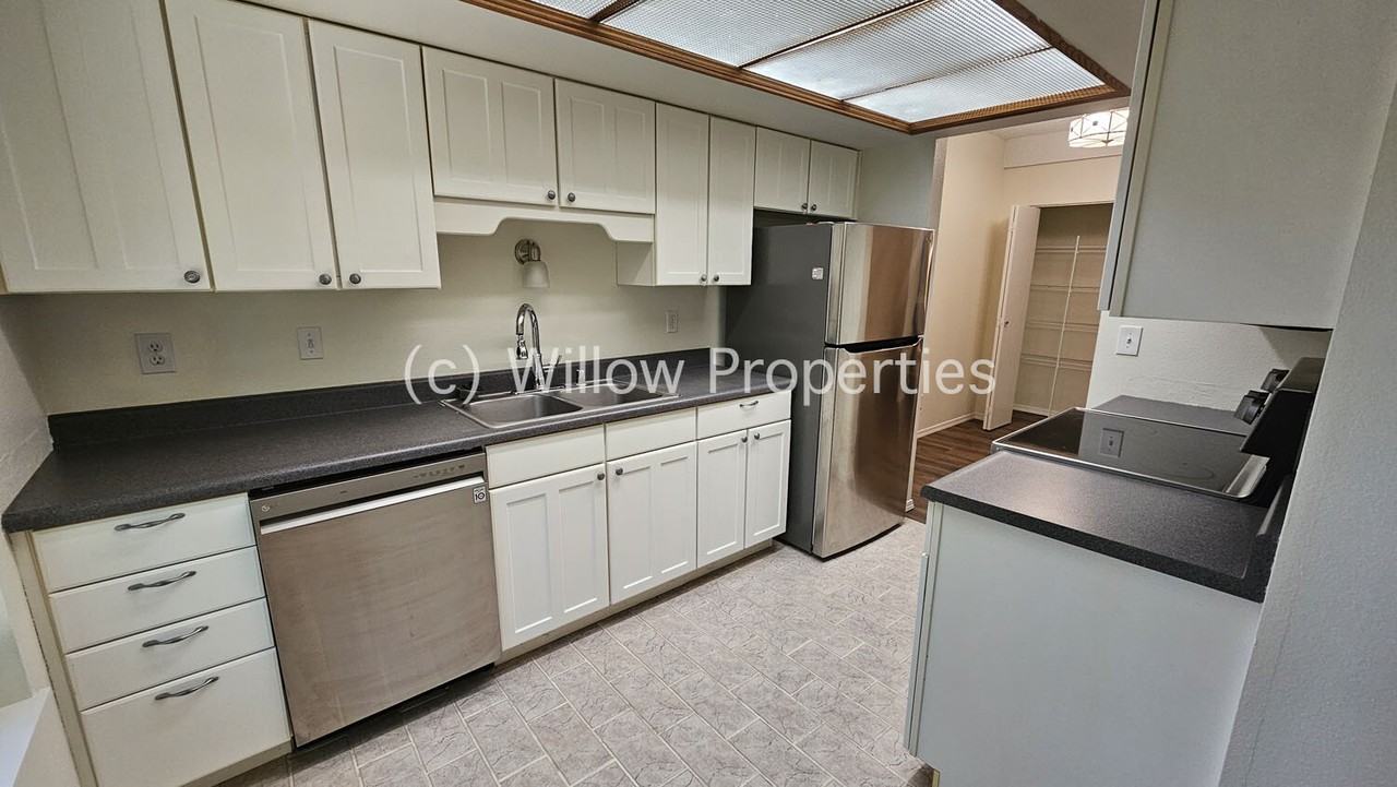 8301 Zircon Dr Sw - Photo 4 of 8