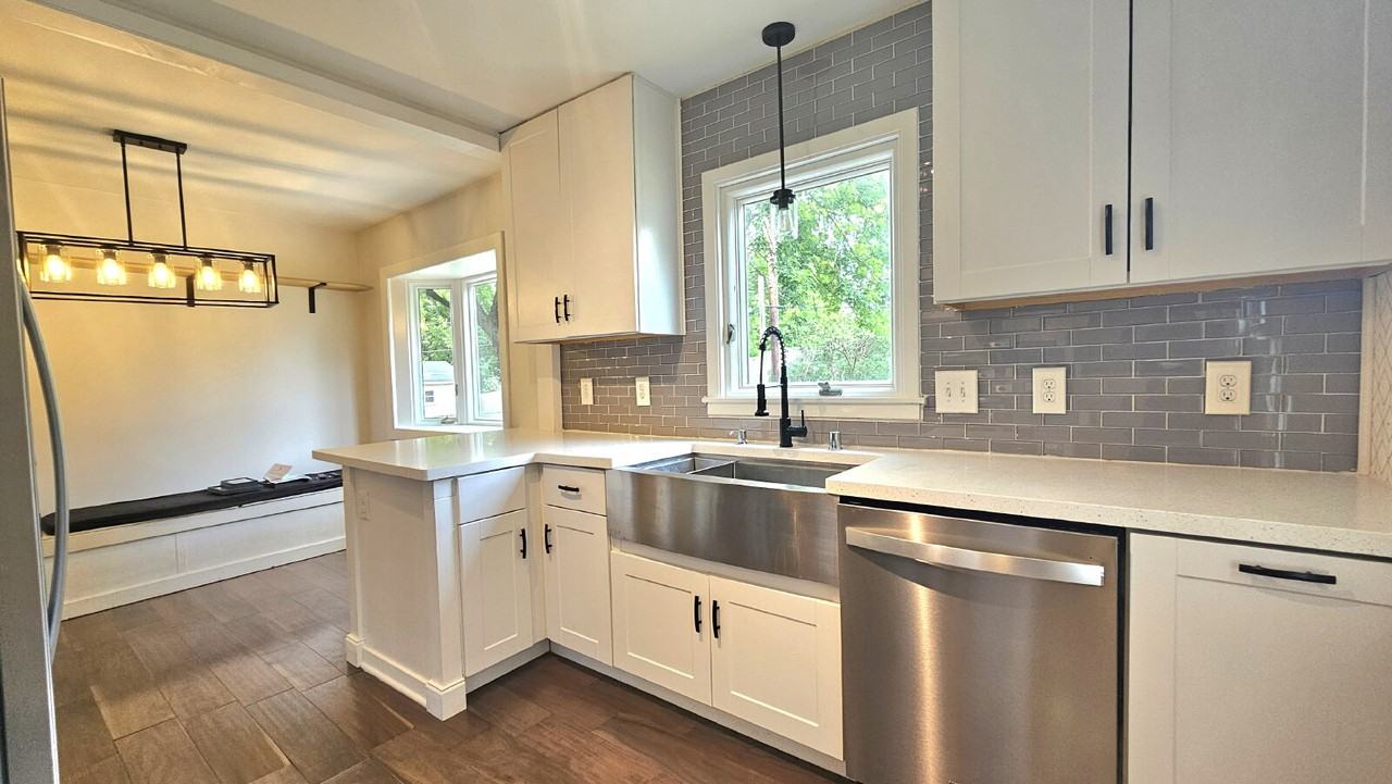 3029 Texas Ave S - Photo 2 of 24