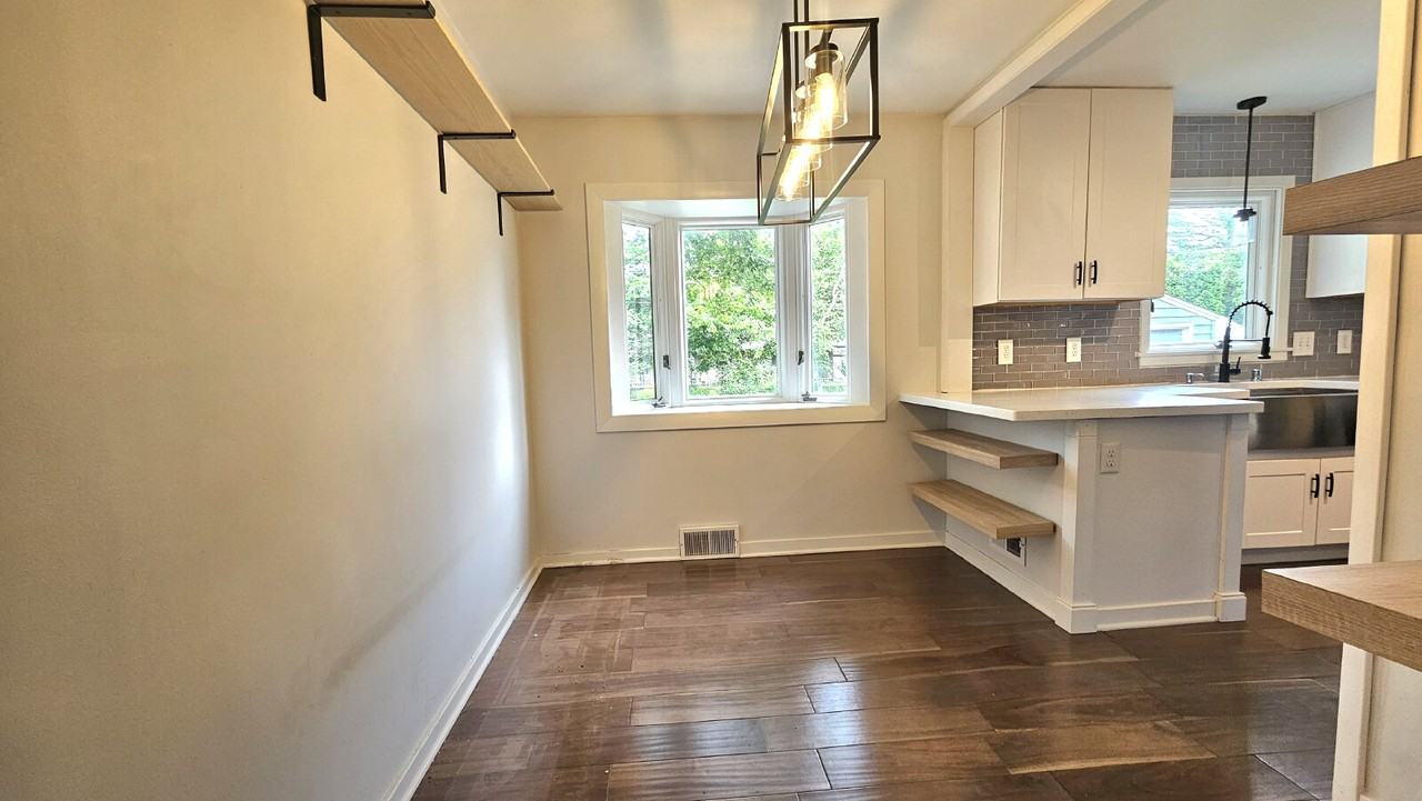 3029 Texas Ave S - Photo 4 of 24