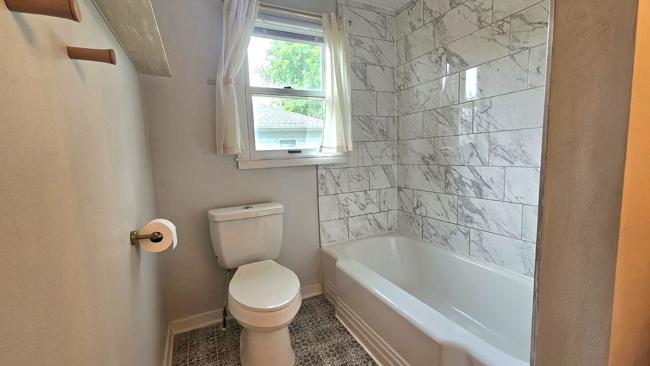 3029 Texas Ave S - Photo 6 of 24