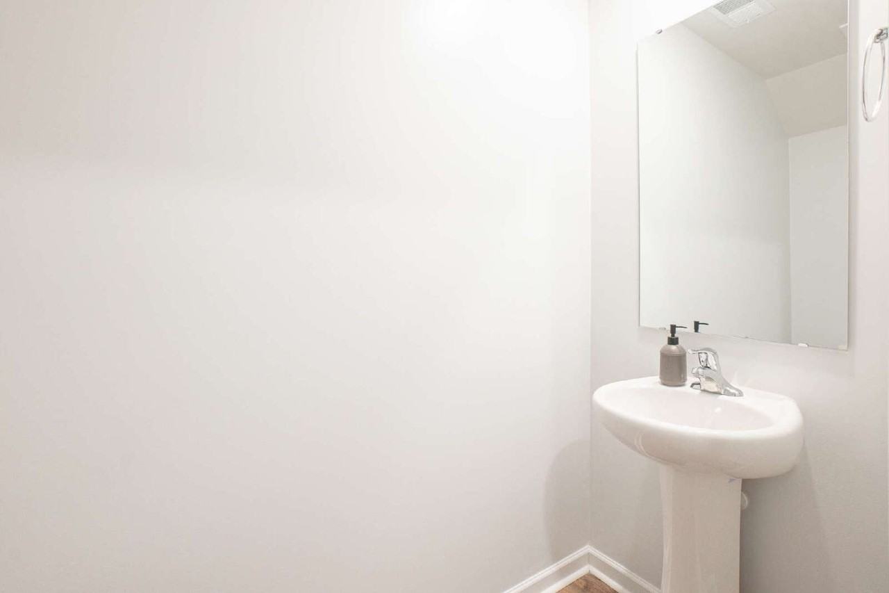 306 Wall St - Photo 5 of 23