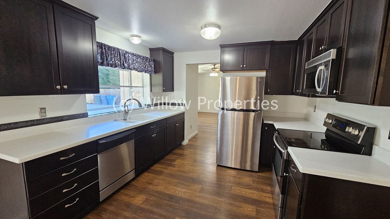 9115 116th St E - Photo 5 of 18