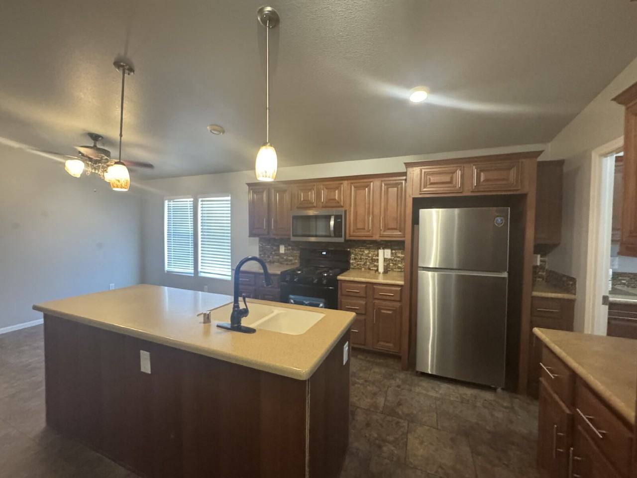 6253 Mount Rainier Ave - Photo 3 of 28
