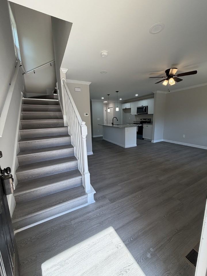 2036 Harrison Ave - Photo 3 of 34