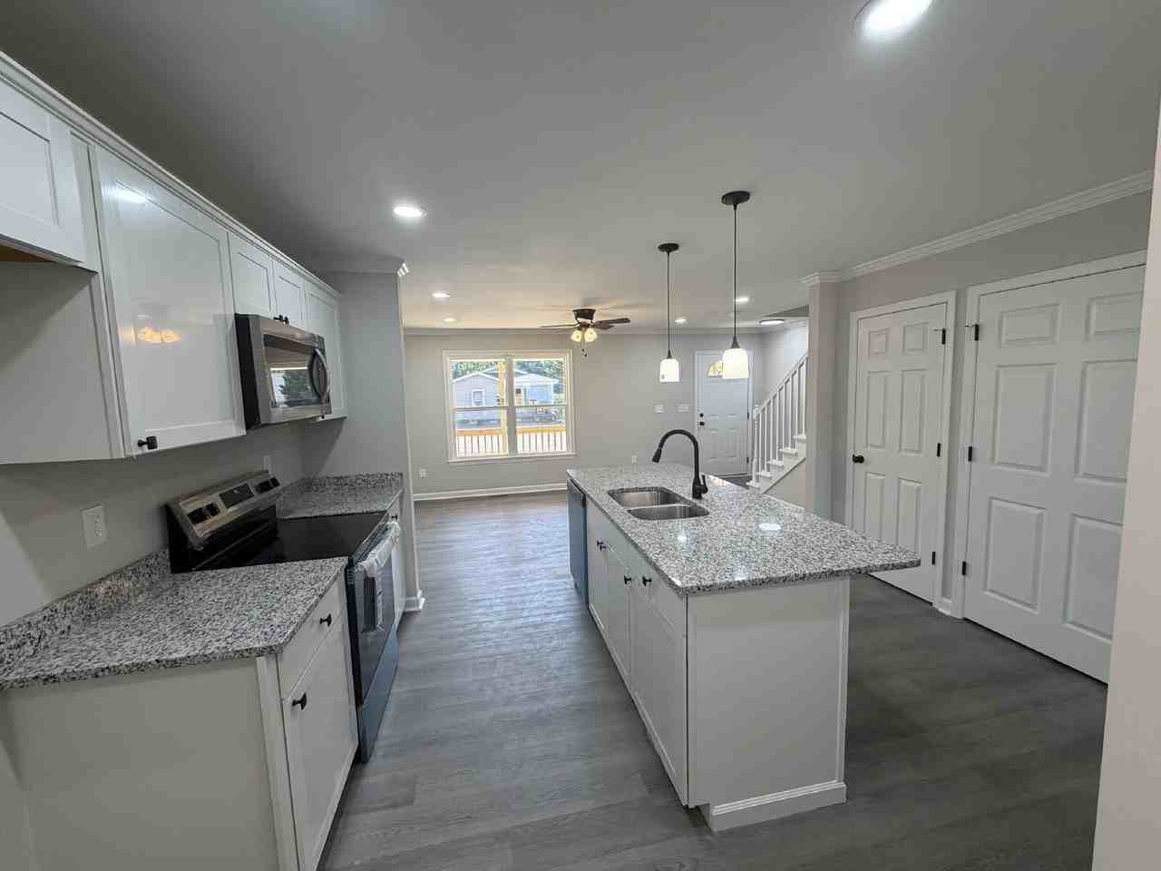 2036 Harrison Ave - Photo 6 of 34