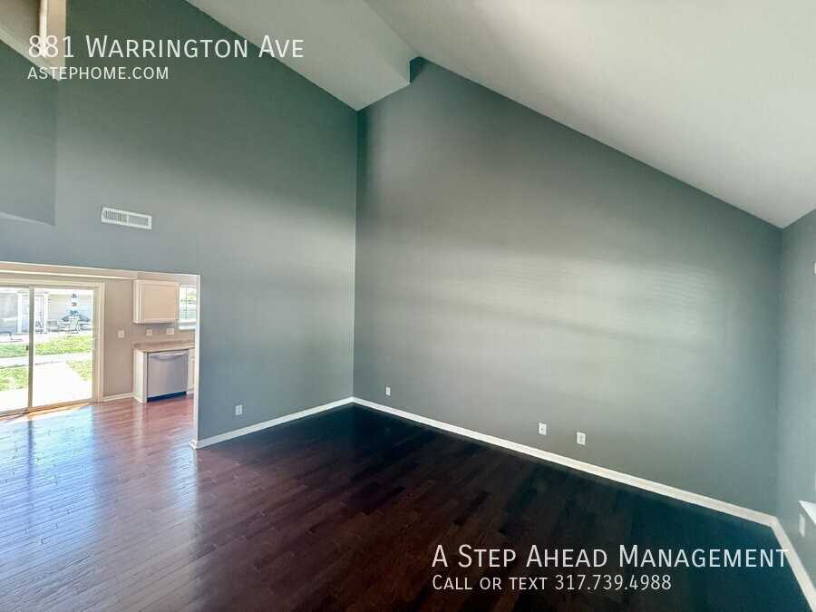881 Warrington Ave - Photo 3 of 24