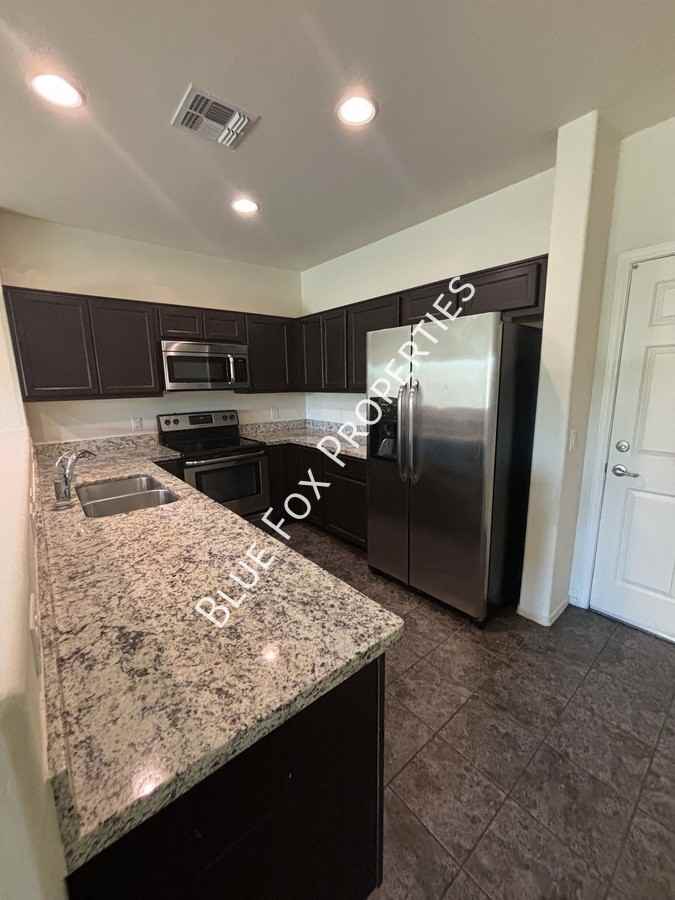 4170 N Thurston Ln #101 - Photo 3 of 27