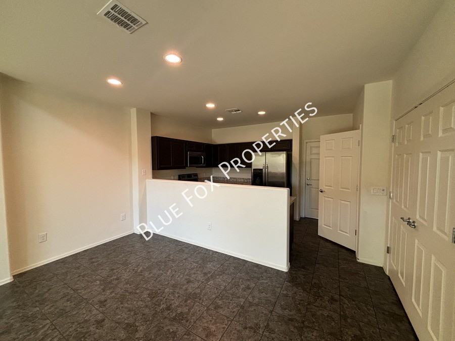 4170 N Thurston Ln #101 - Photo 4 of 27