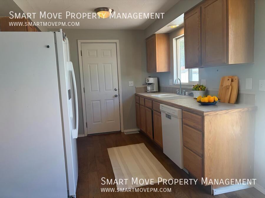 5216 W Wylie Ln - Photo 6 of 26