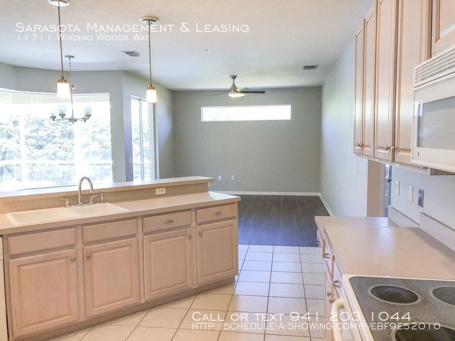 11711 Winding Woods Way - Photo 4 of 16