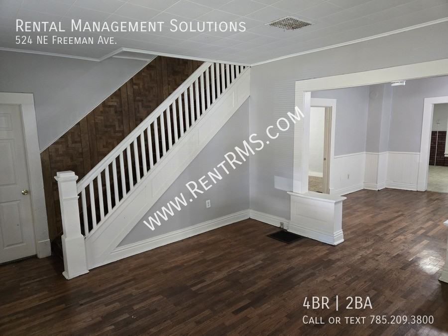 524 Ne Freeman Ave - Photo 4 of 30