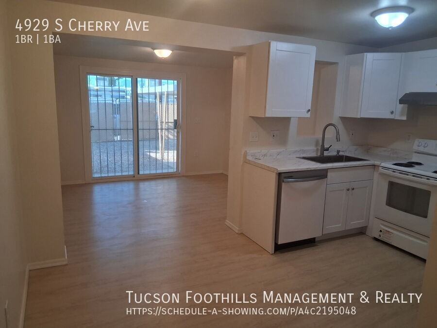 4929 S Cherry Ave - Photo 6 of 13