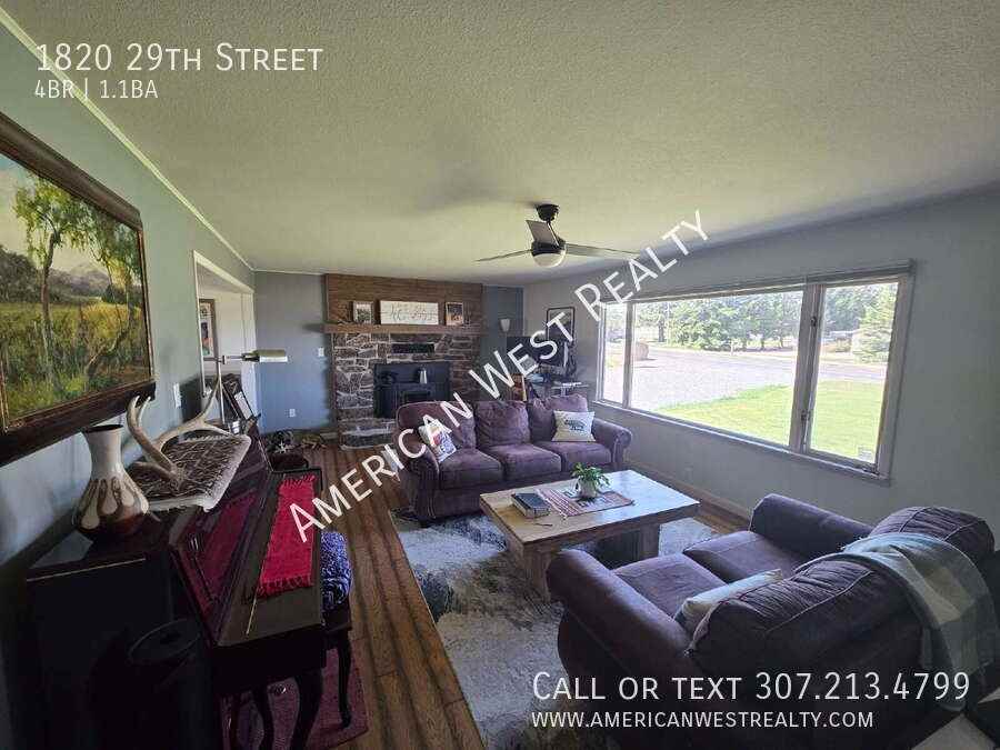 1820 29th St - Photo 4 of 11