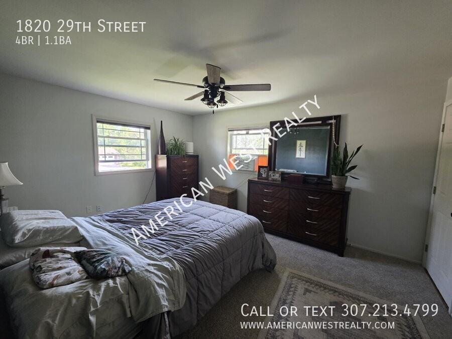 1820 29th St - Photo 5 of 11