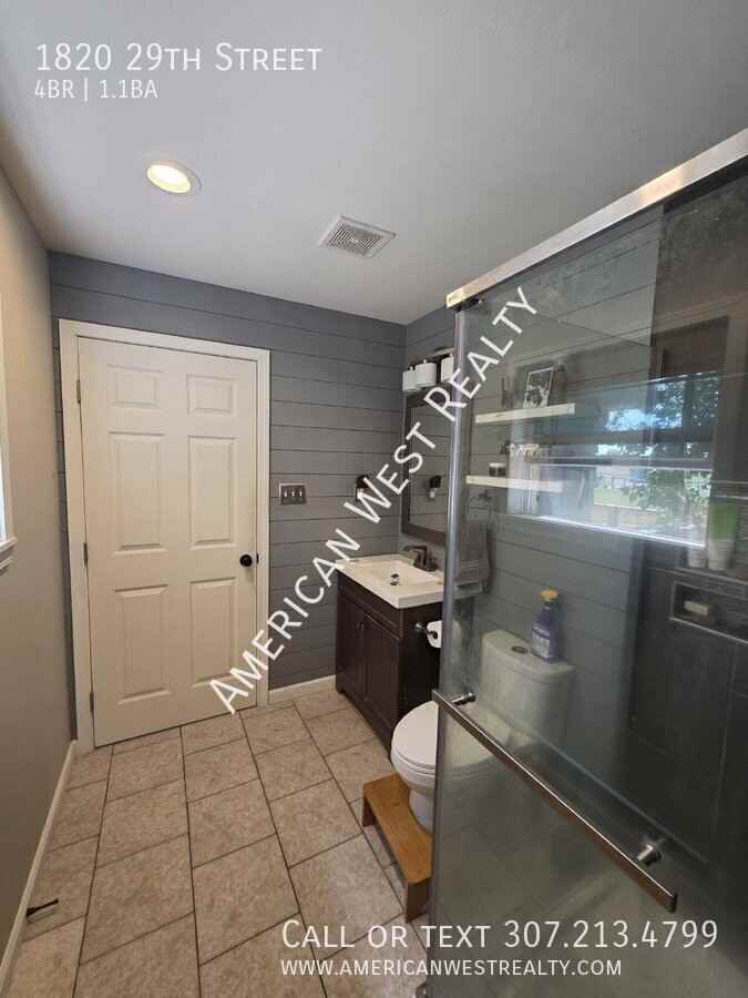 1820 29th St - Photo 6 of 11