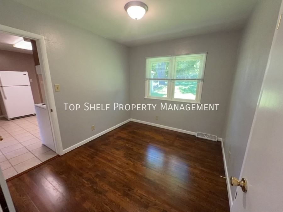 2752 Holcomb Ave - Photo 5 of 23