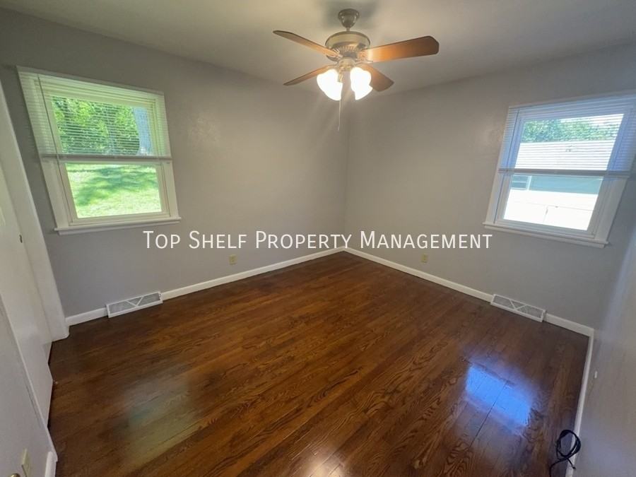2752 Holcomb Ave - Photo 6 of 23