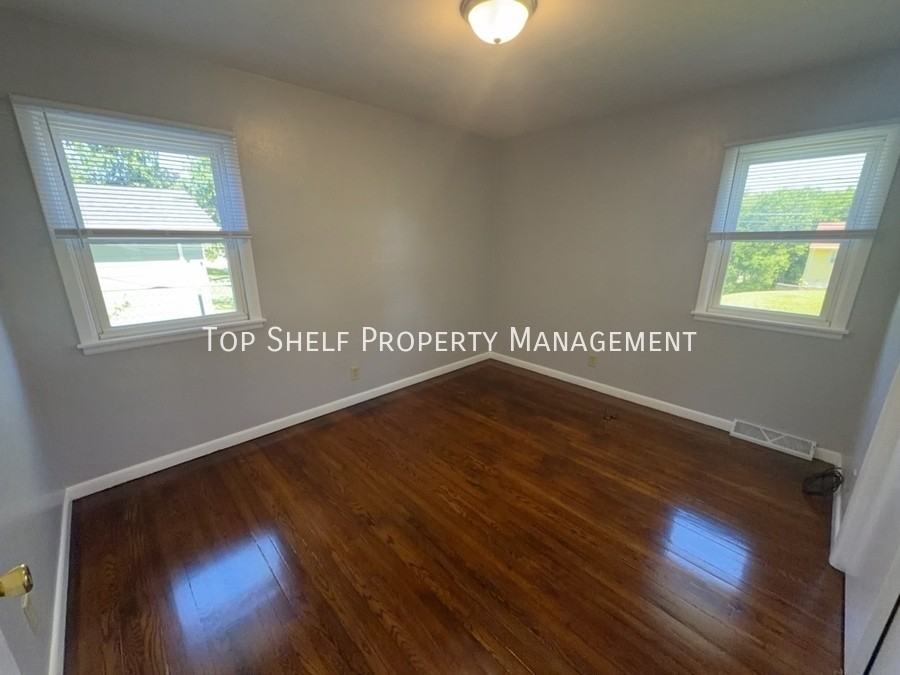 2752 Holcomb Ave - Photo 7 of 23
