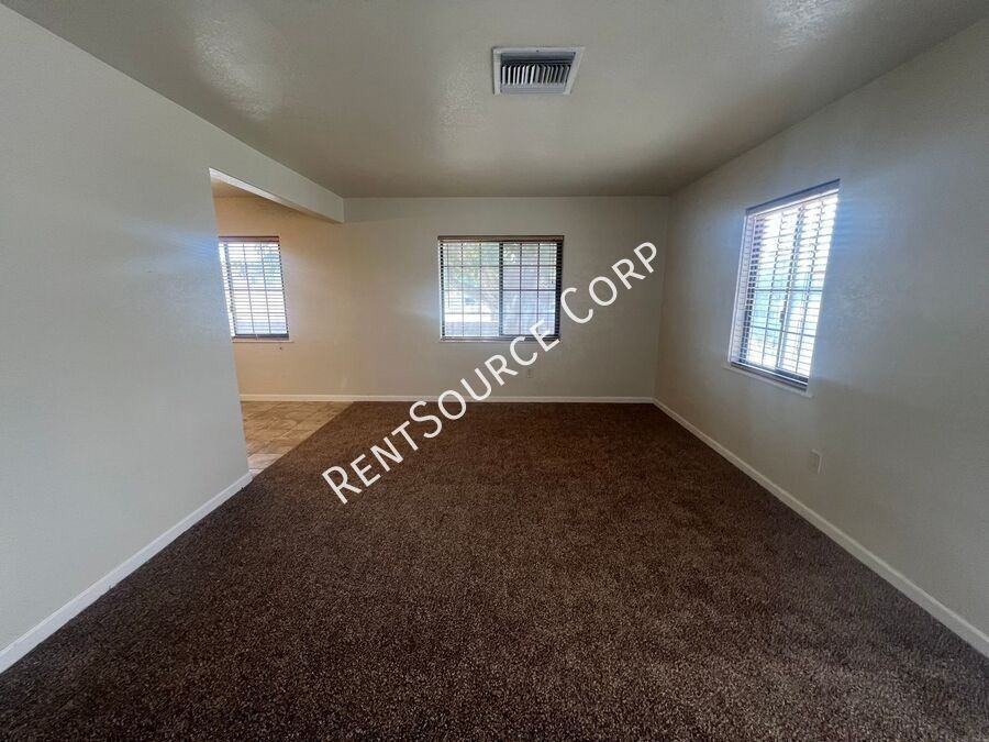 36854 Hayward Ave - Photo 2 of 18