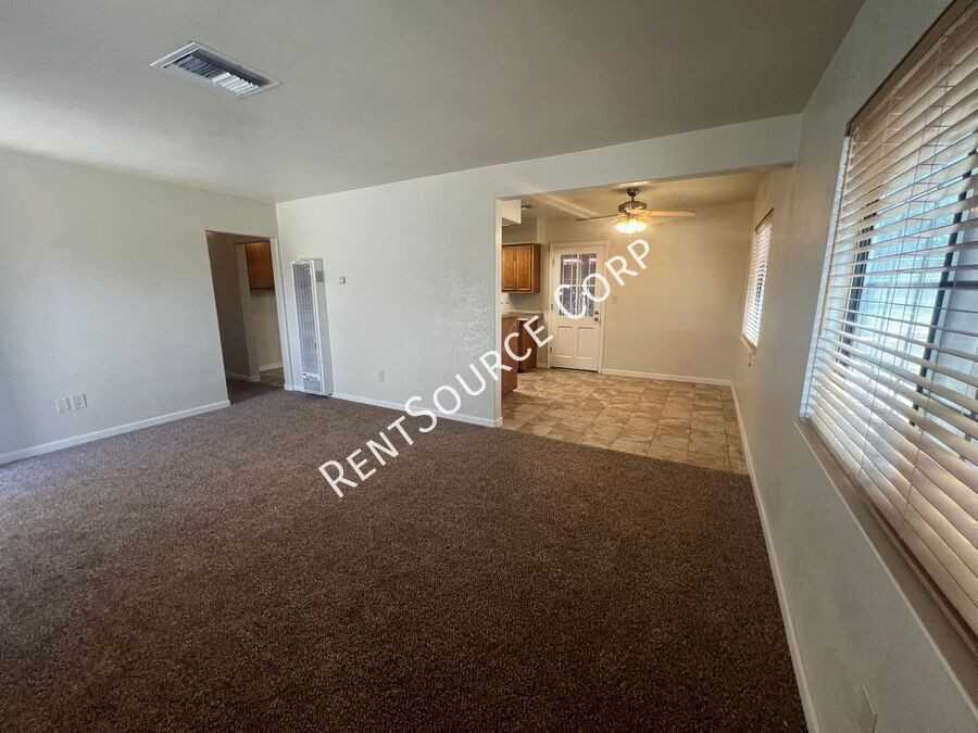 36854 Hayward Ave - Photo 3 of 18