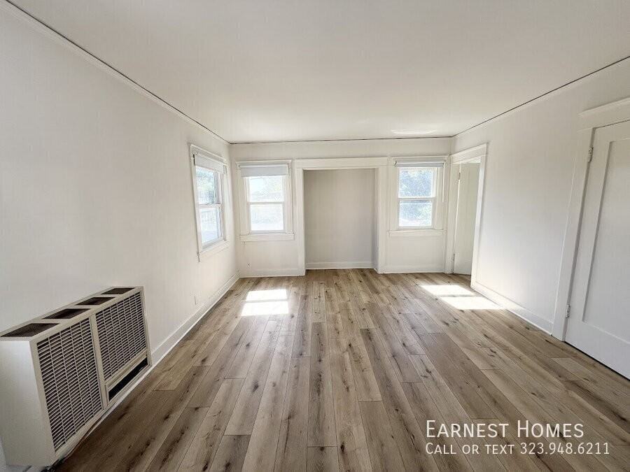 646 Ocean Park Blvd - Photo 5 of 10