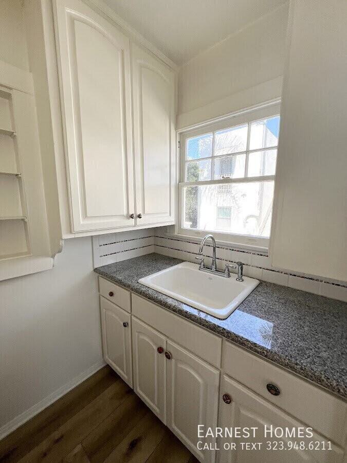 646 Ocean Park Blvd - Photo 7 of 10