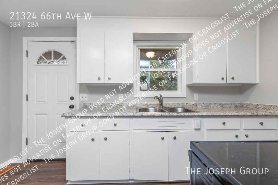 21324 66th Ave W - Photo 6 of 35