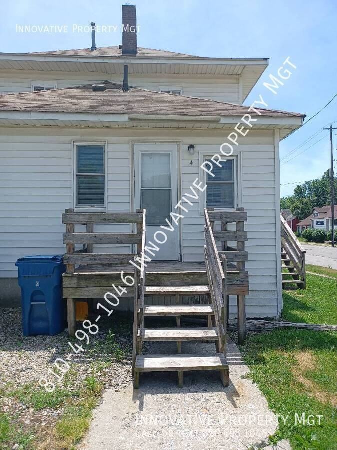 103 E 3rd St #4 - Photo 2 of 19